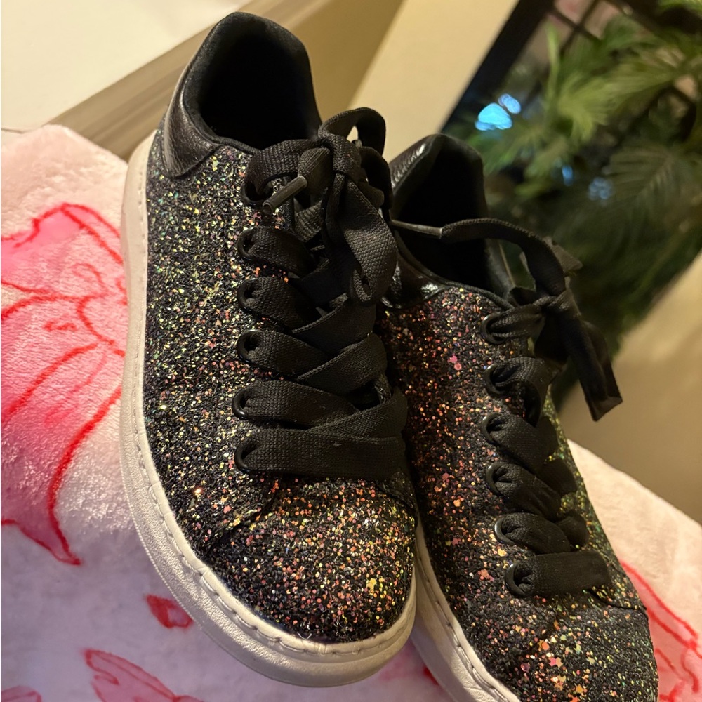 Skechers black glittery limited shoes
